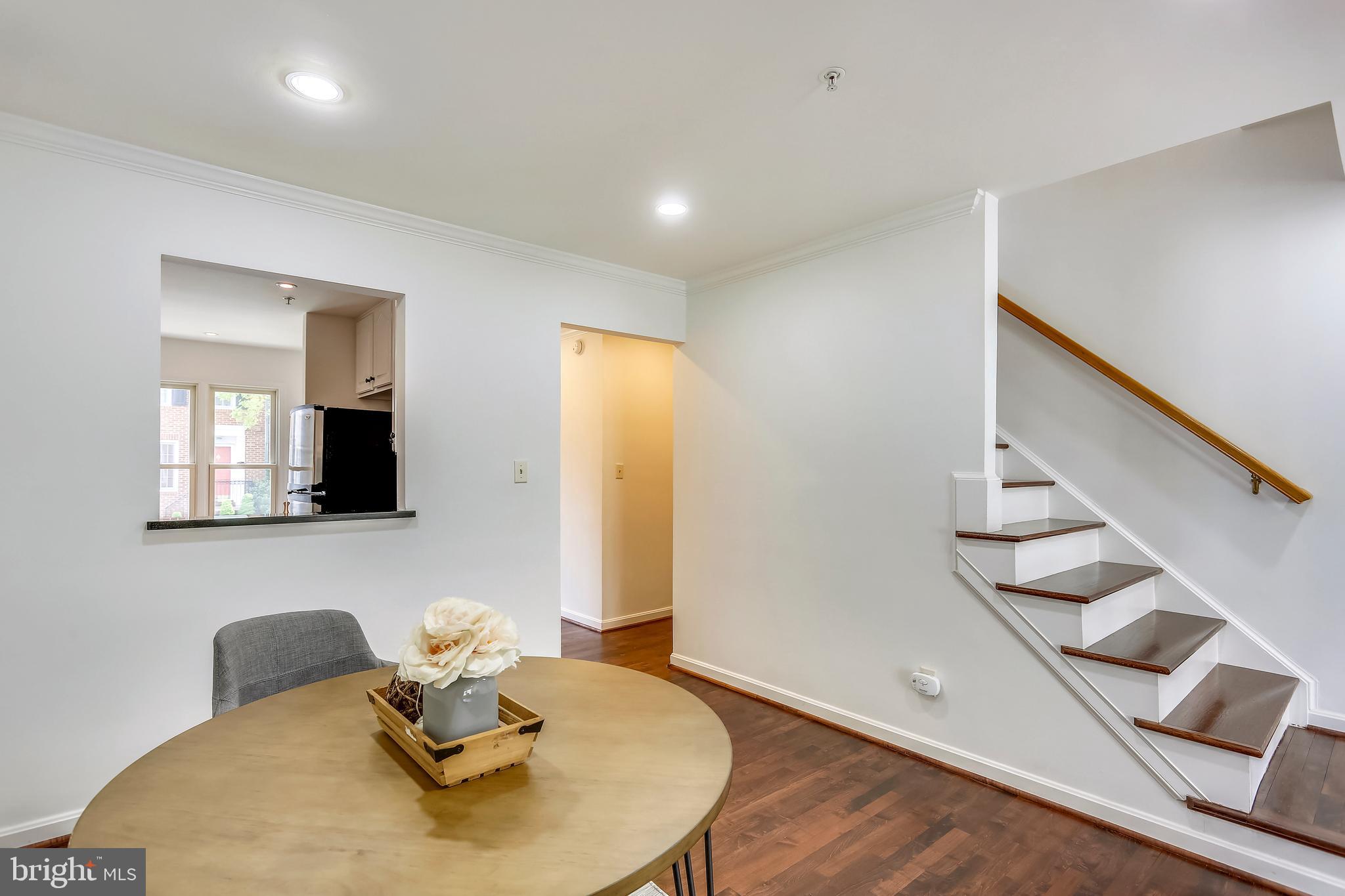 434 Little Quarry Road Gaithersburg, MD 20878 - Photo 13 of 40 Dining room with pass-through to kithcen