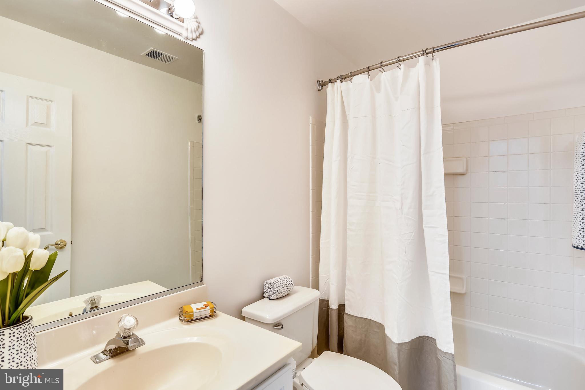 434 Little Quarry Road Gaithersburg, MD 20878 - Photo 27 of 40 Second full bath with tub/shower
