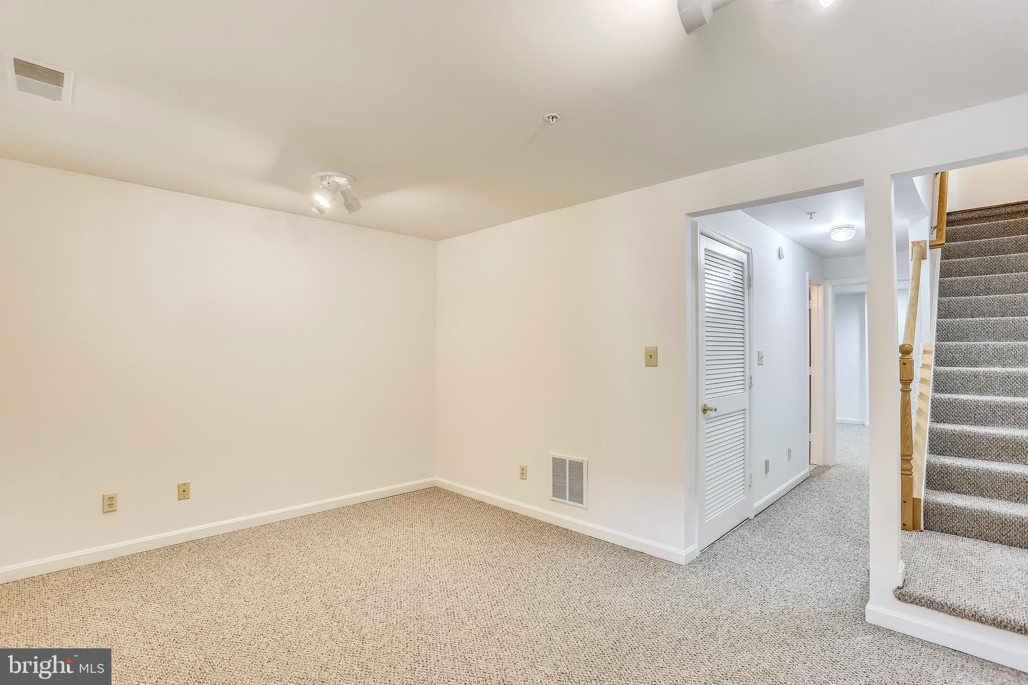 434 Little Quarry Road Gaithersburg, MD 20878 - Photo 28 of 40 Family room