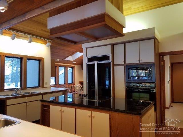 70635 Pinedrop Black Butte Ranch, OR 97759 - Photo 11 of 25 Additional Photo