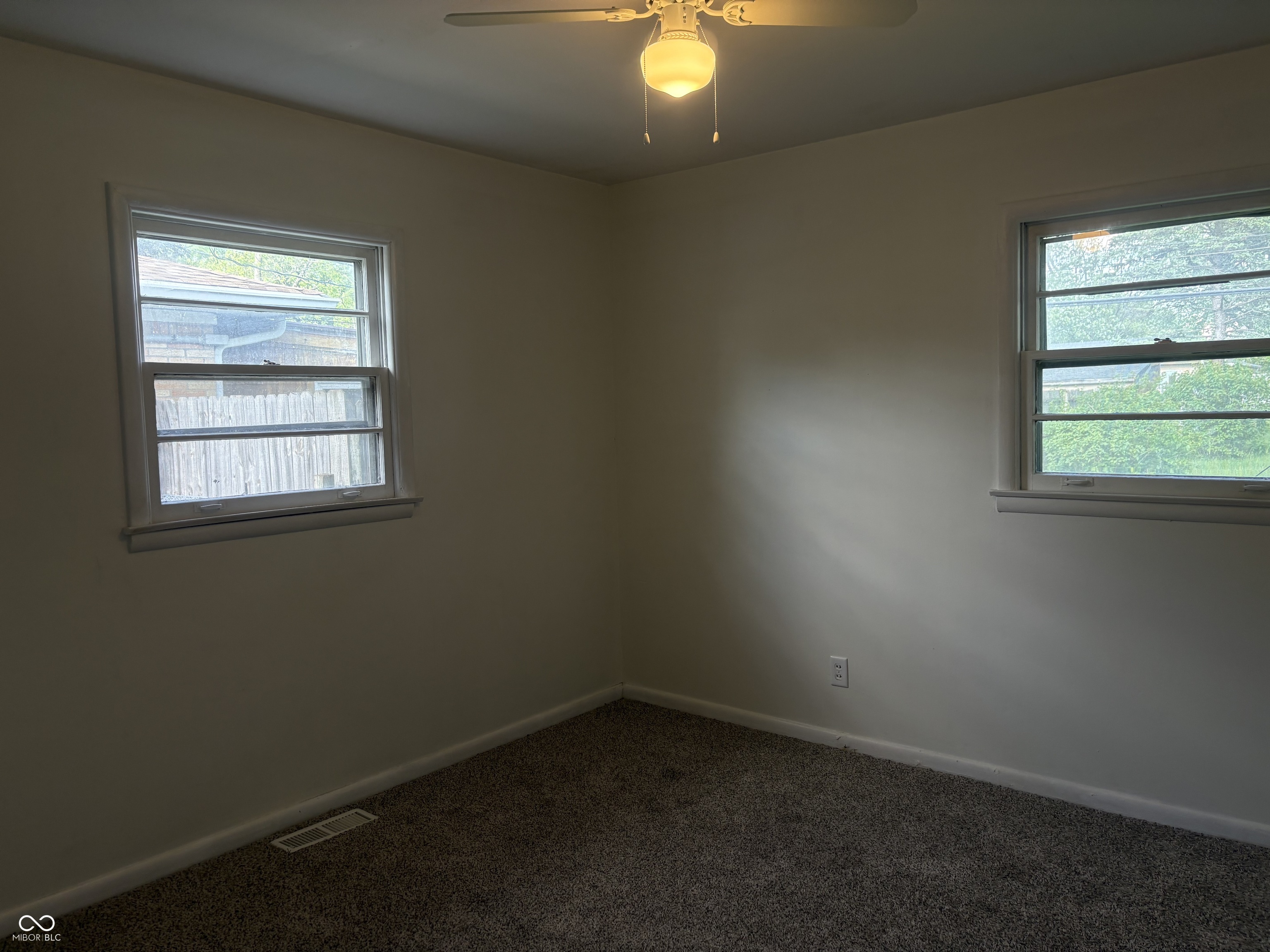 711 Howard Road Greenwood, IN 46142 - Photo 15 of 21