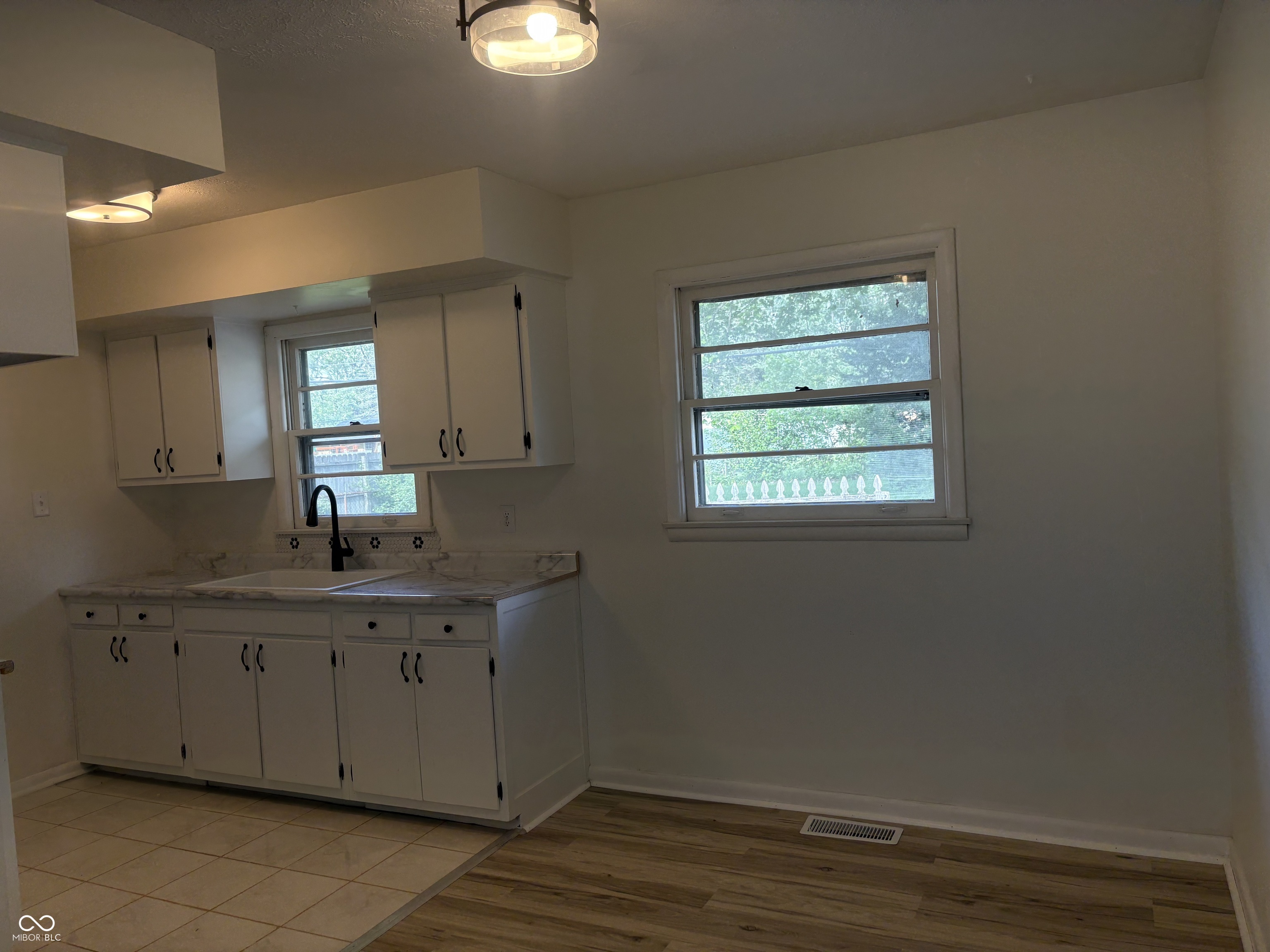 711 Howard Road Greenwood, IN 46142 - Photo 19 of 21