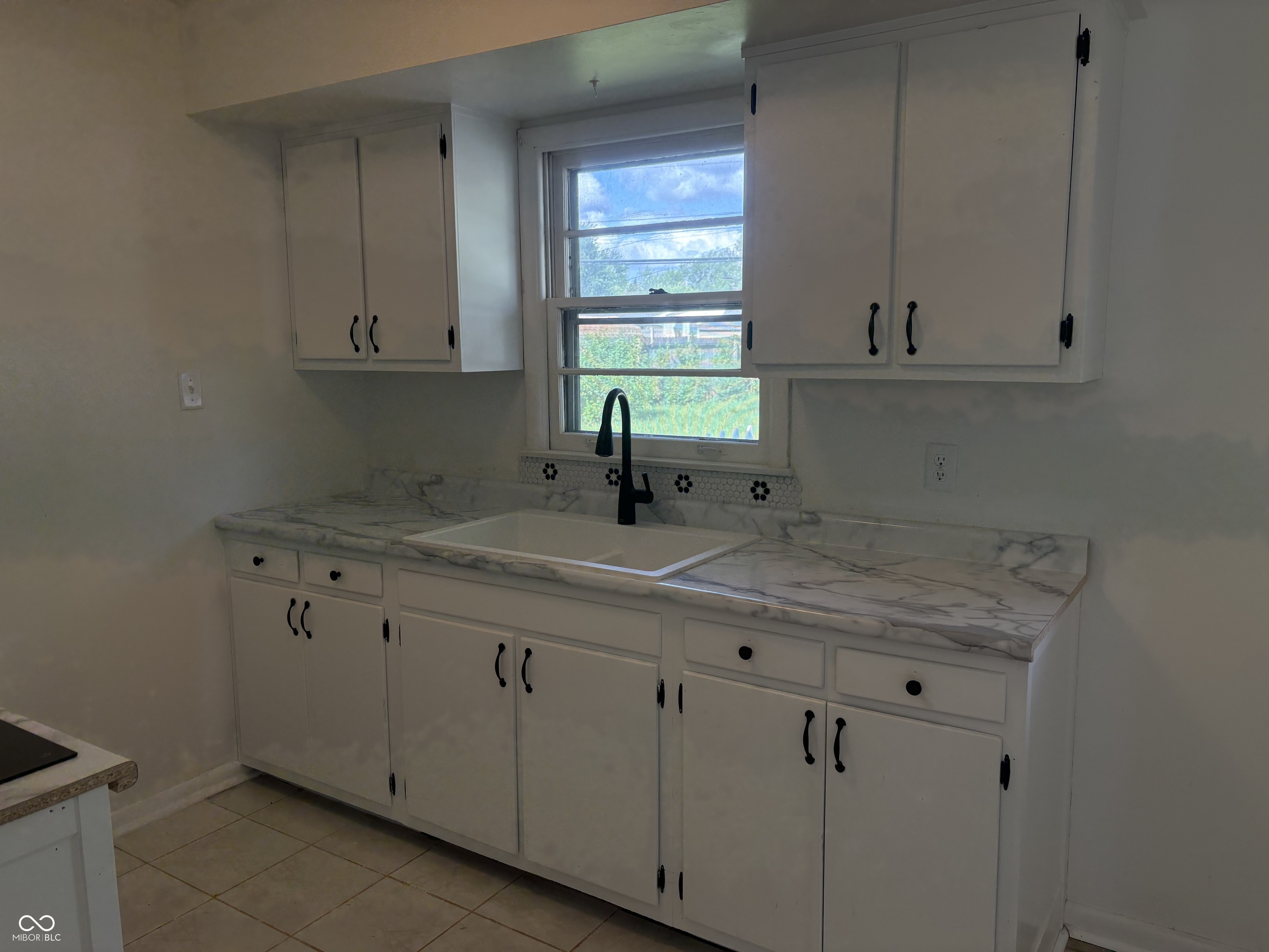 711 Howard Road Greenwood, IN 46142 - Photo 8 of 21