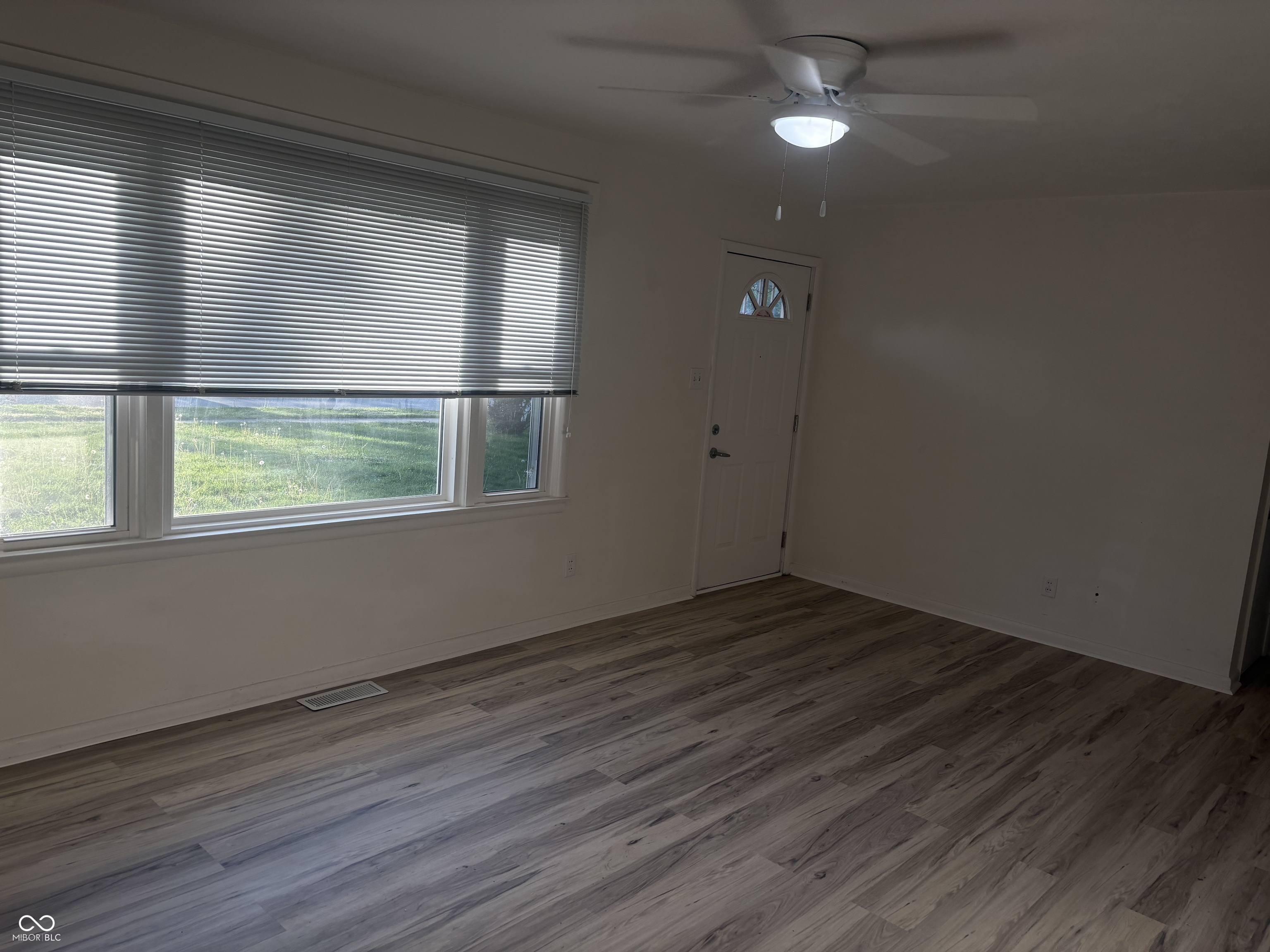 711 Howard Road Greenwood, IN 46142 - Photo 9 of 21
