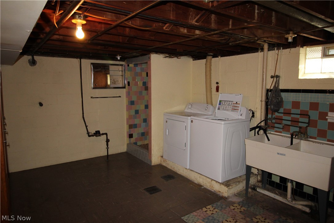 8103 Springdale Avenue Parma, OH 44129 - Photo 16 of 23
