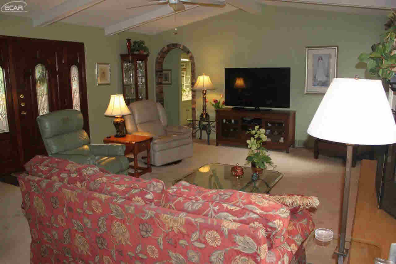 8439 Coldwater Road Flushing, MI 48433 - Photo 18 of 43 21202755-17.JPG