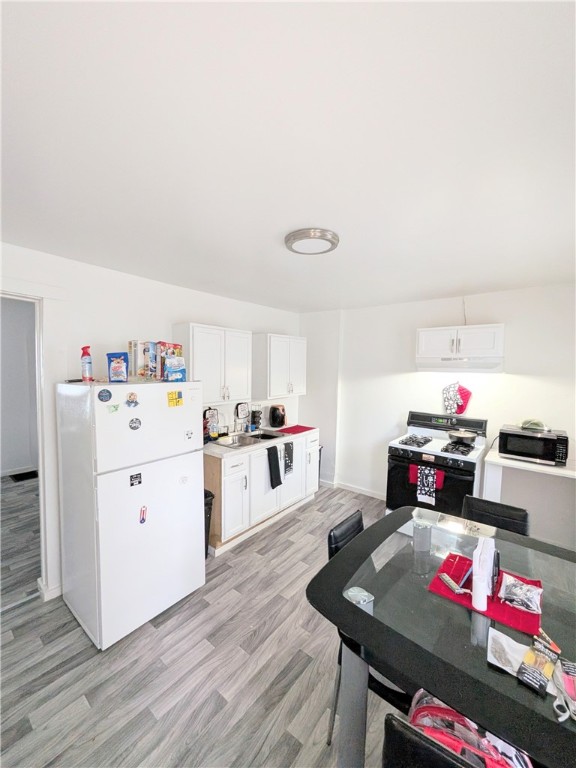 94 Peck Street Rochester, NY 14609 - Photo 20 of 27 Kitchen