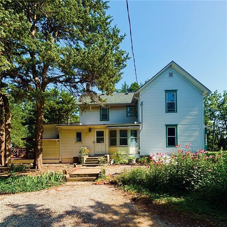 1033 East 1800th Road Lawrence, KS 66046 - Photo 2 of 61