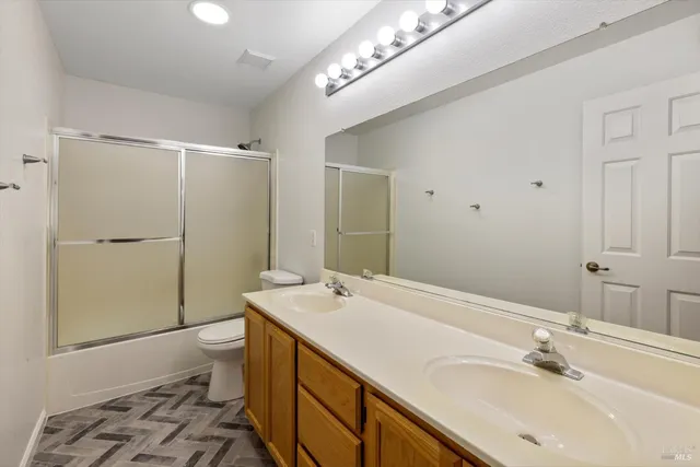 $739,950 | 918 Moonstone Court, Vacaville, CA 95687