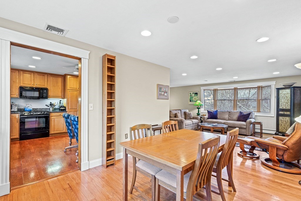 146 Ridge Street Arlington, MA 02474 - Photo 10 of 32