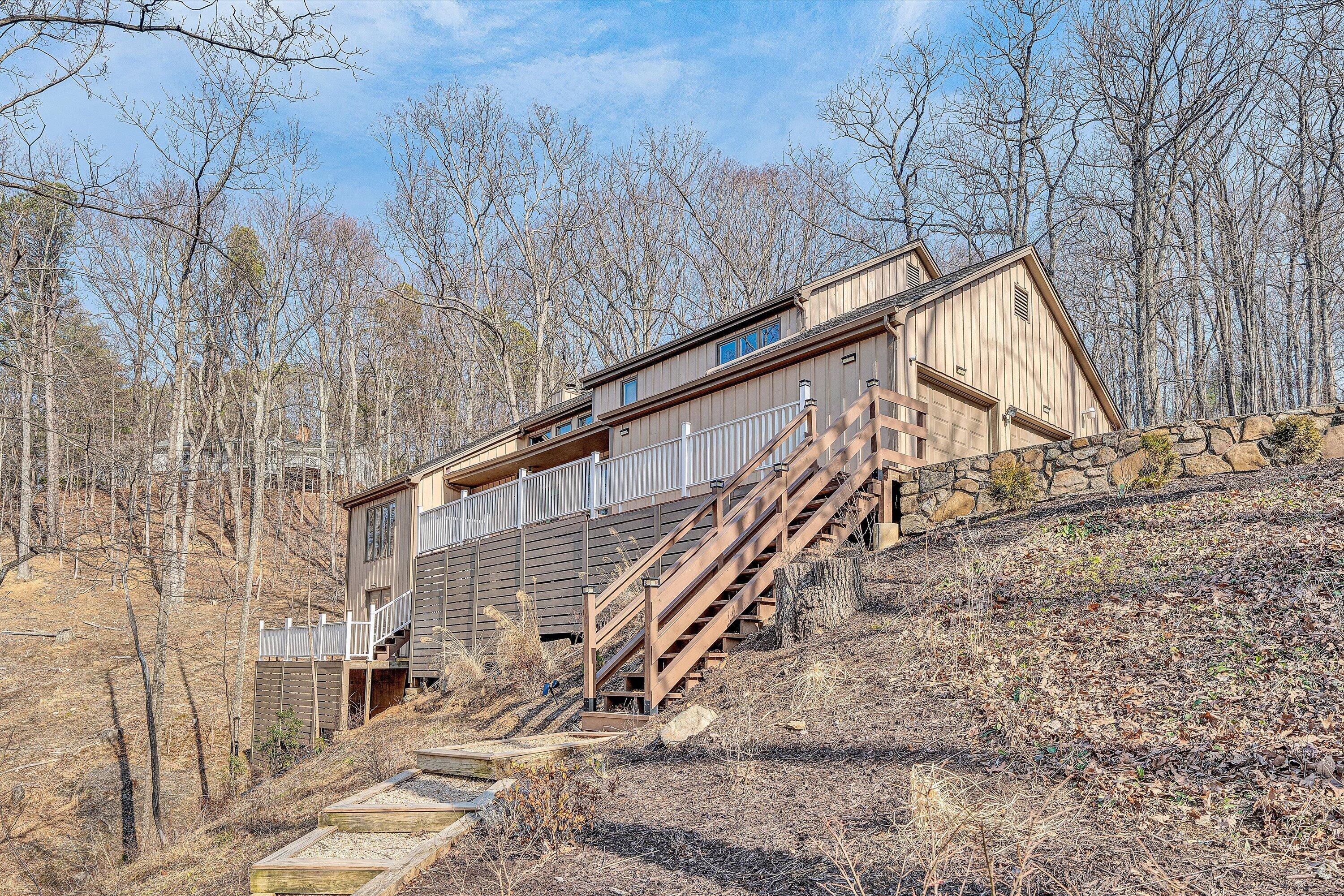 5157 Remington Road Roanoke, VA 24018 - Photo 3 of 63 a backyard of a house with a yard and retail shops
