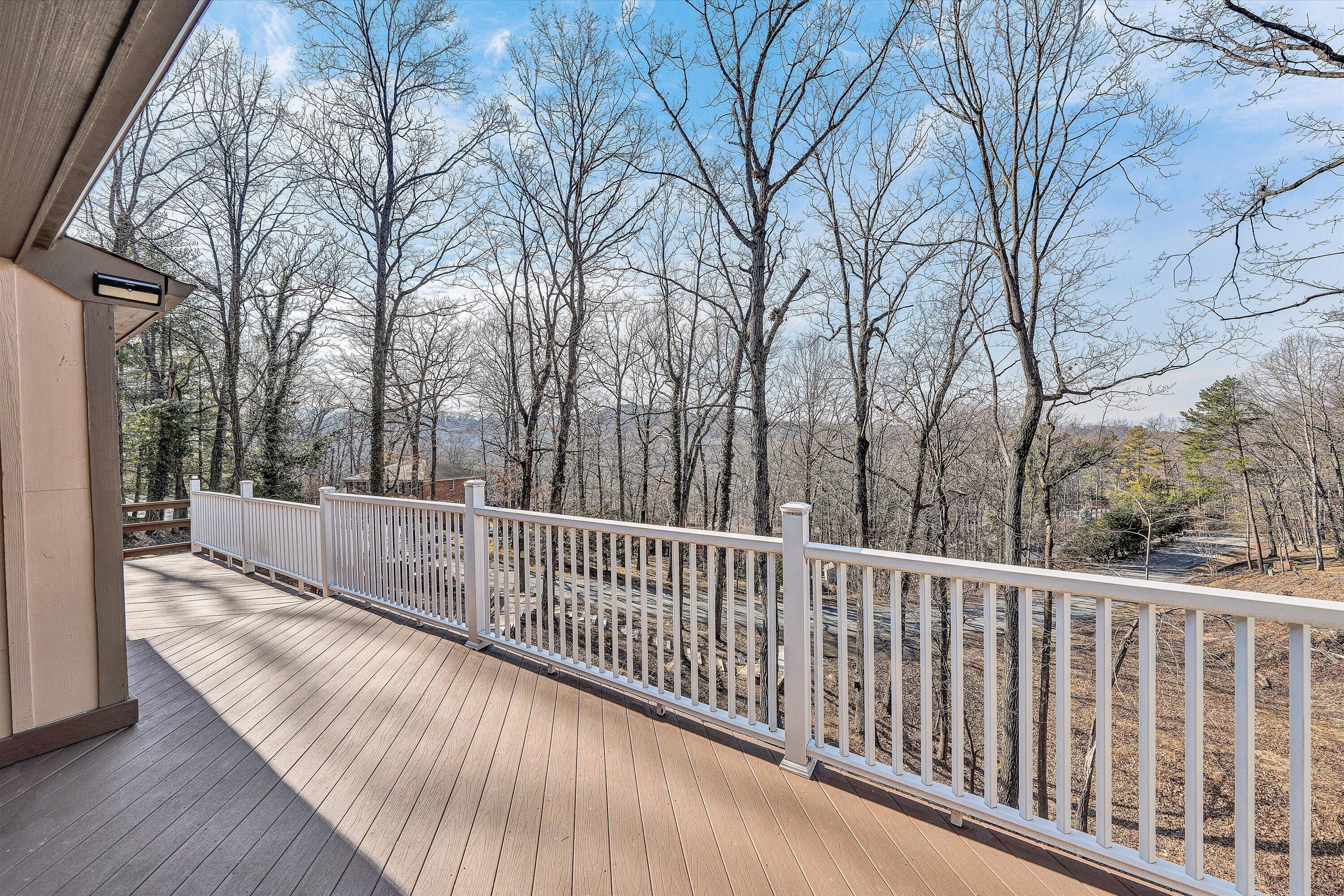 5157 Remington Road Roanoke, VA 24018 - Photo 7 of 63 a view of balcony with wooden floor and fence