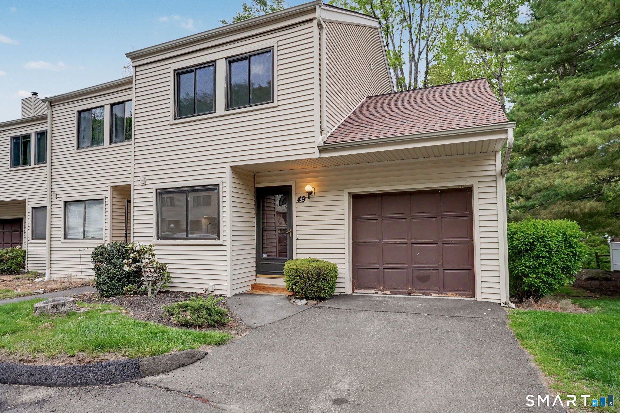 49 Deer Run, Unit 49 Bethel, CT 06801 - Photo 1 of 11