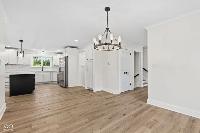 $819,900 | 3850 Glenview Drive, Indianapolis, IN 46240