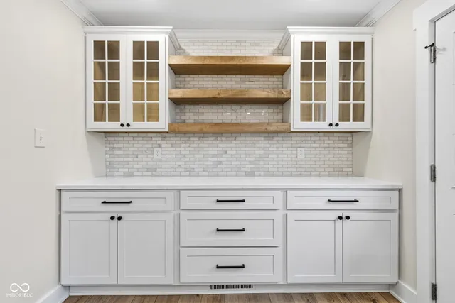 $819,900 | 3850 Glenview Drive, Indianapolis, IN 46240