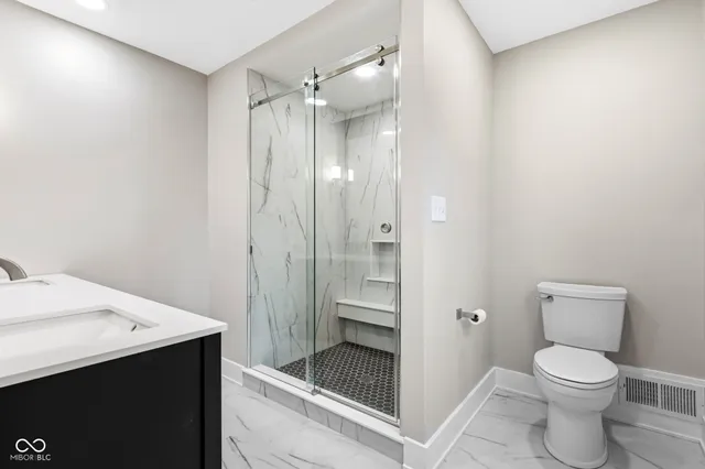 $819,900 | 3850 Glenview Drive, Indianapolis, IN 46240