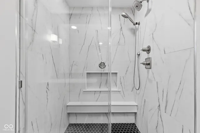 $819,900 | 3850 Glenview Drive, Indianapolis, IN 46240