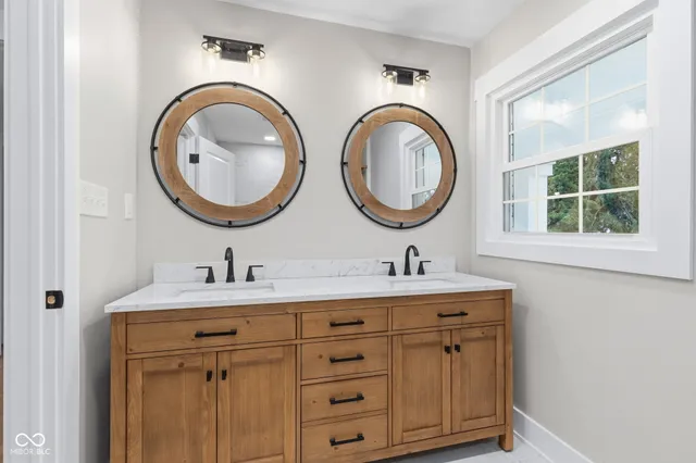 $819,900 | 3850 Glenview Drive, Indianapolis, IN 46240