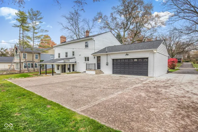 $819,900 | 3850 Glenview Drive, Indianapolis, IN 46240