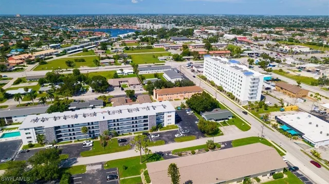 $175,000 | 4906 Victoria Drive, Unit 413, Cape Coral, FL 33904