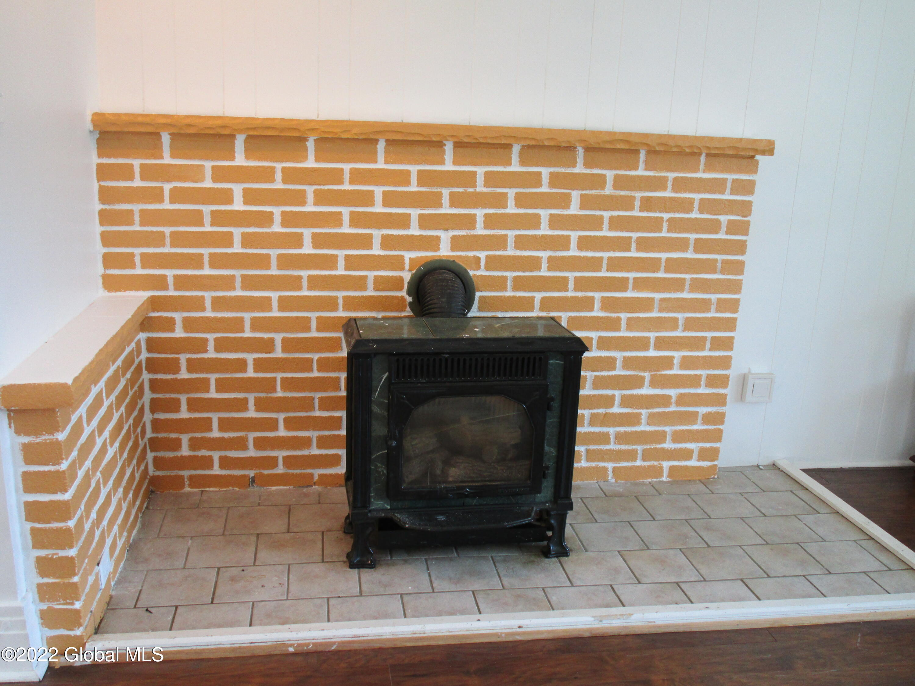 1802 Lenox Road Schenectady, NY 12308 - Photo 5 of 24 IMG_2167