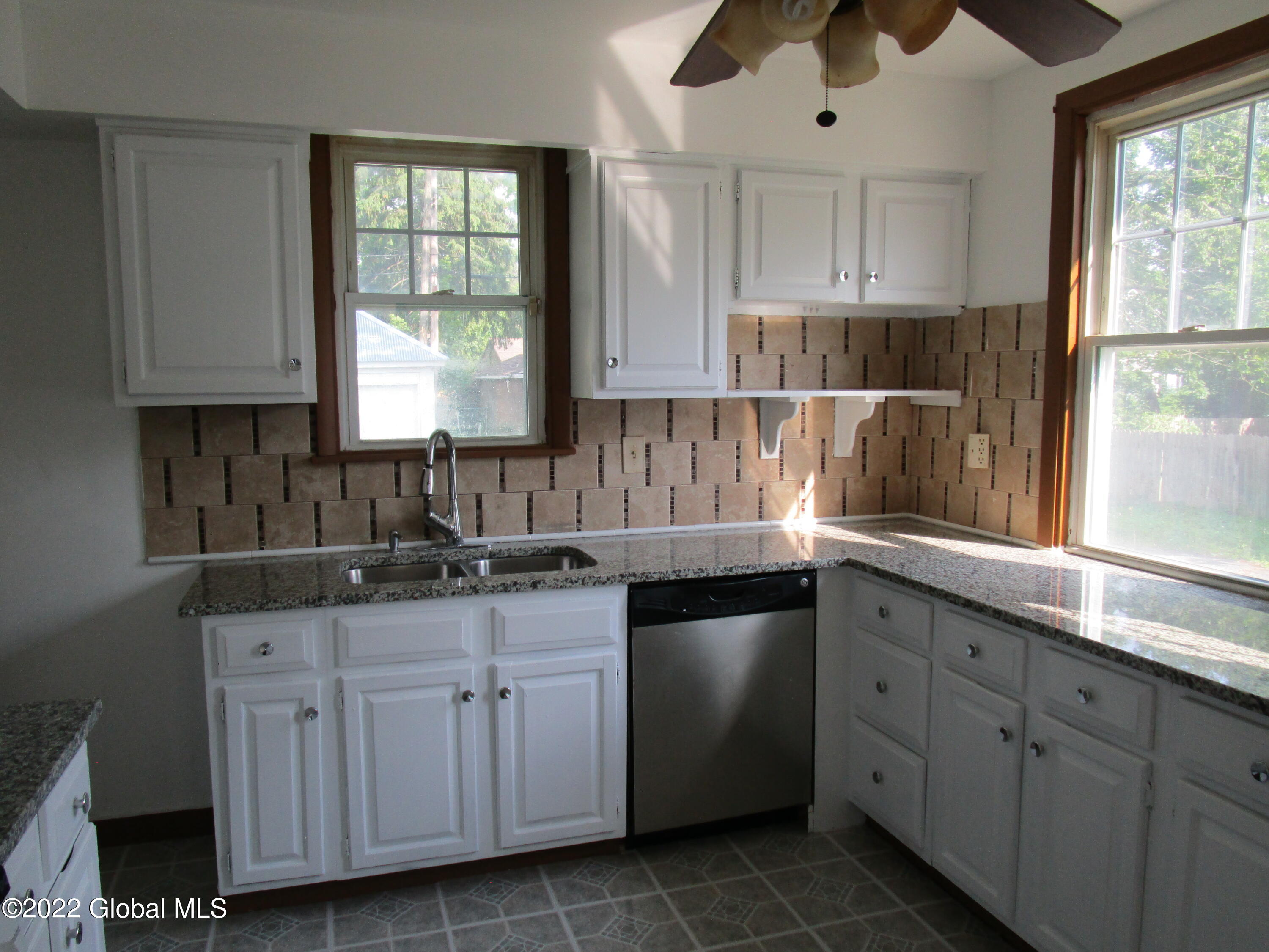 1802 Lenox Road Schenectady, NY 12308 - Photo 10 of 24 IMG_2163
