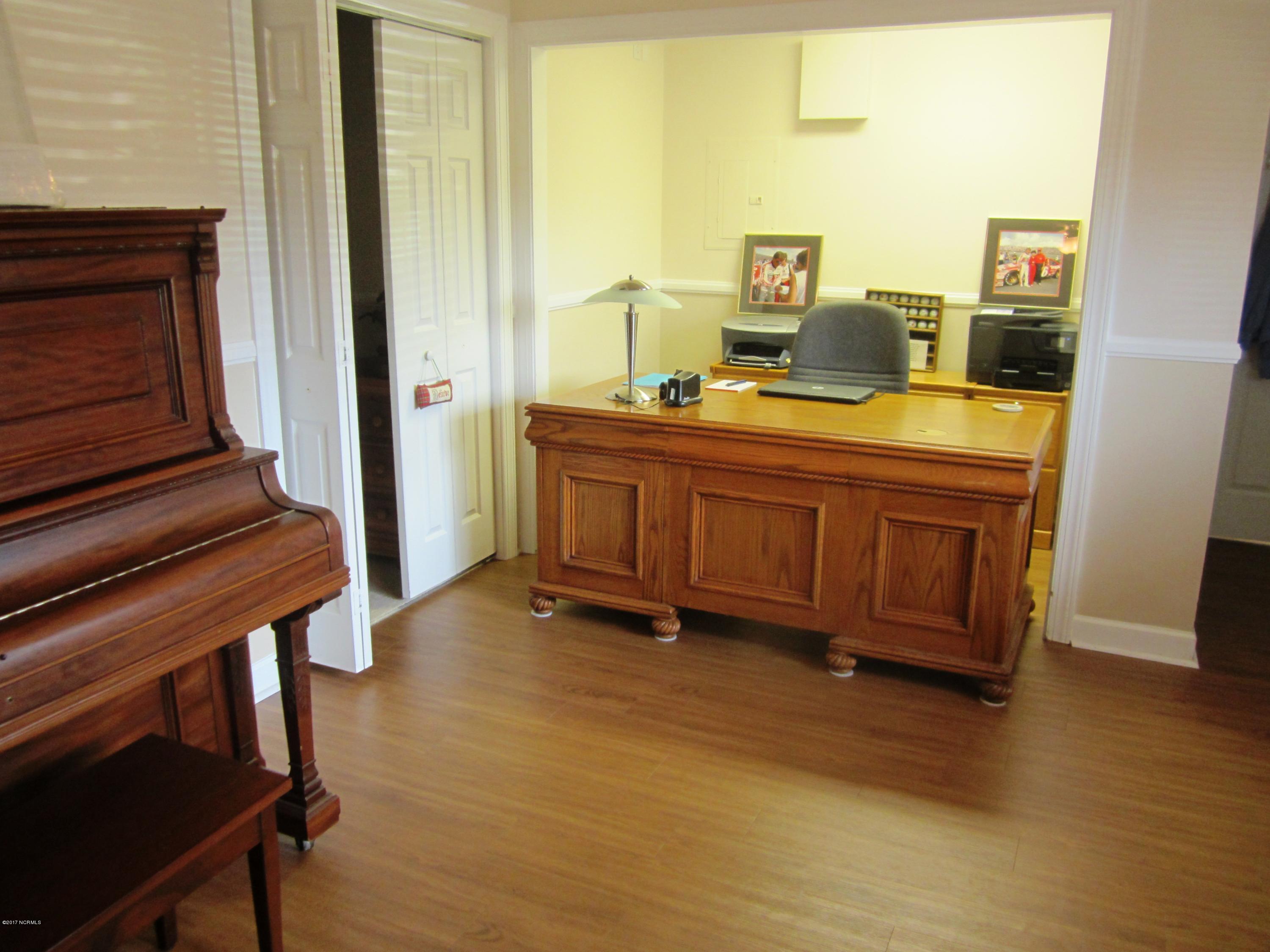 4764 Eatmon Road Bailey, NC 27807 - Photo 8 of 18 Office area