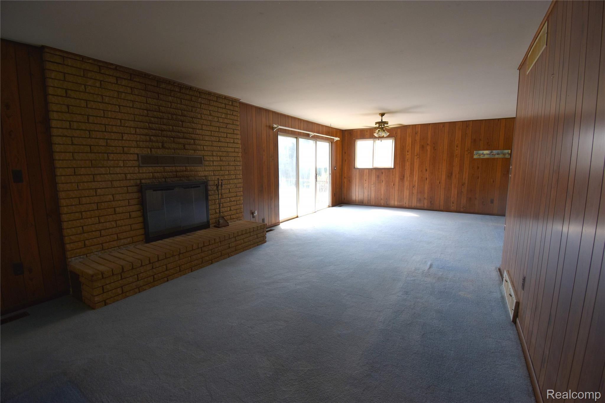 9 GREAT ROOM.JPG