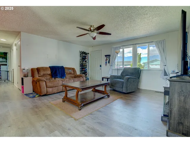 $300,000 | 133 John Day Street, Umatilla, OR 97882