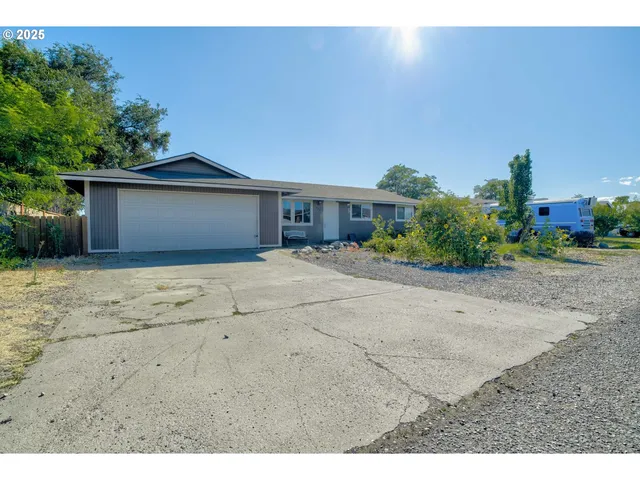 $300,000 | 133 John Day Street, Umatilla, OR 97882