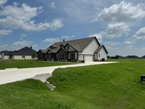 $609,900 | 2316 Quartz Street, Krum, TX 76249