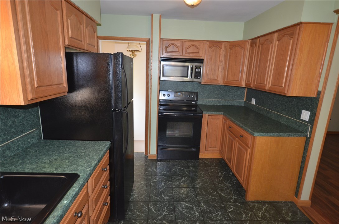 384 Lansing Road Akron, OH 44312 - Photo 7 of 21