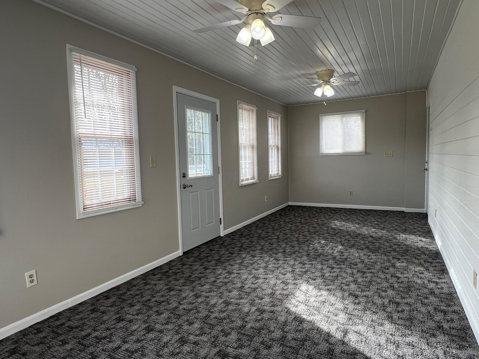 7543 Palmer Road Southwest Pataskala, OH 43062 - Photo 21 of 84 3 Season Room - 7543 Palmer Road SW, Pataskala, OH 43062
