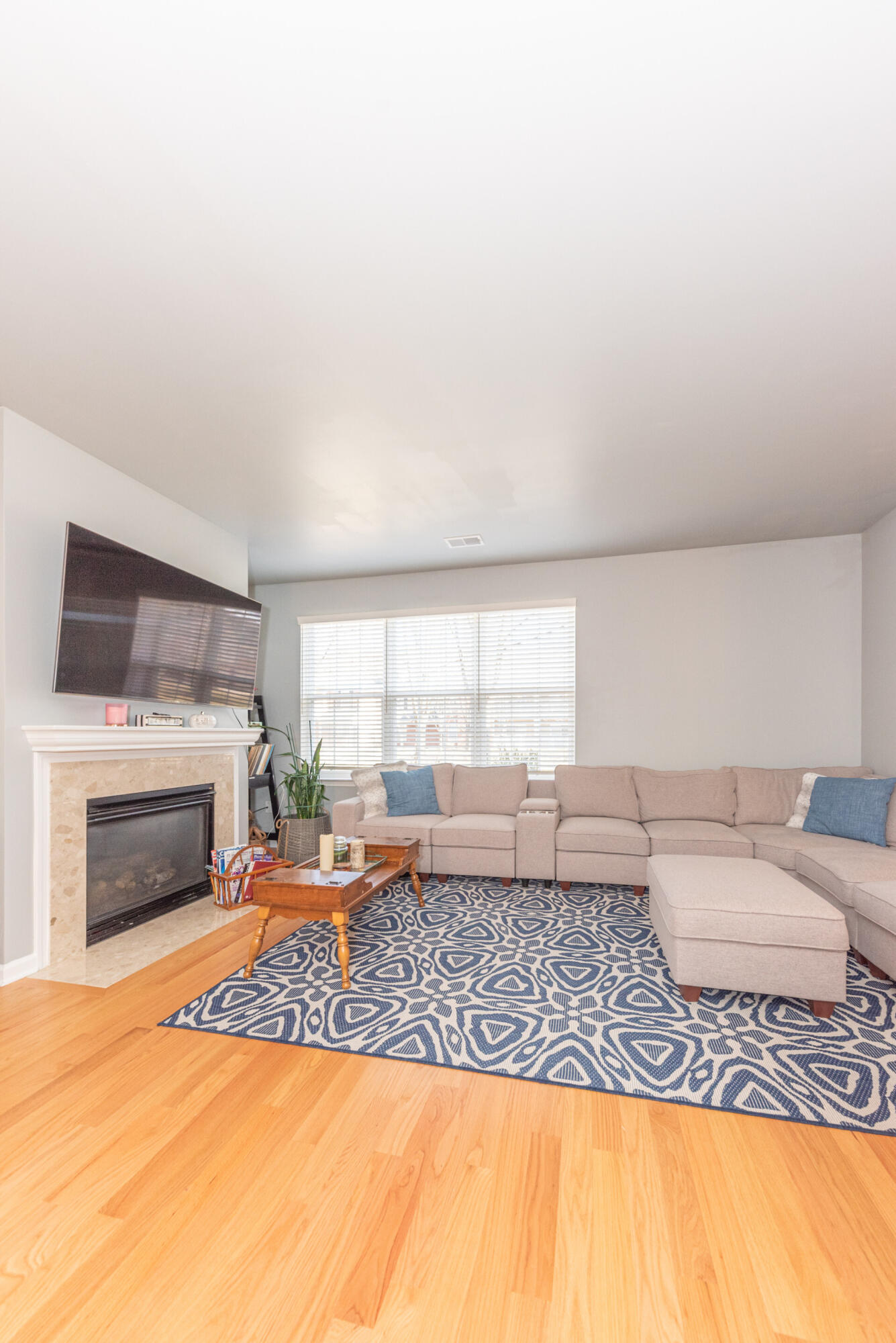 4003 Elizabeth Avenue Canton, MI 48188 - Photo 13 of 53 00__1