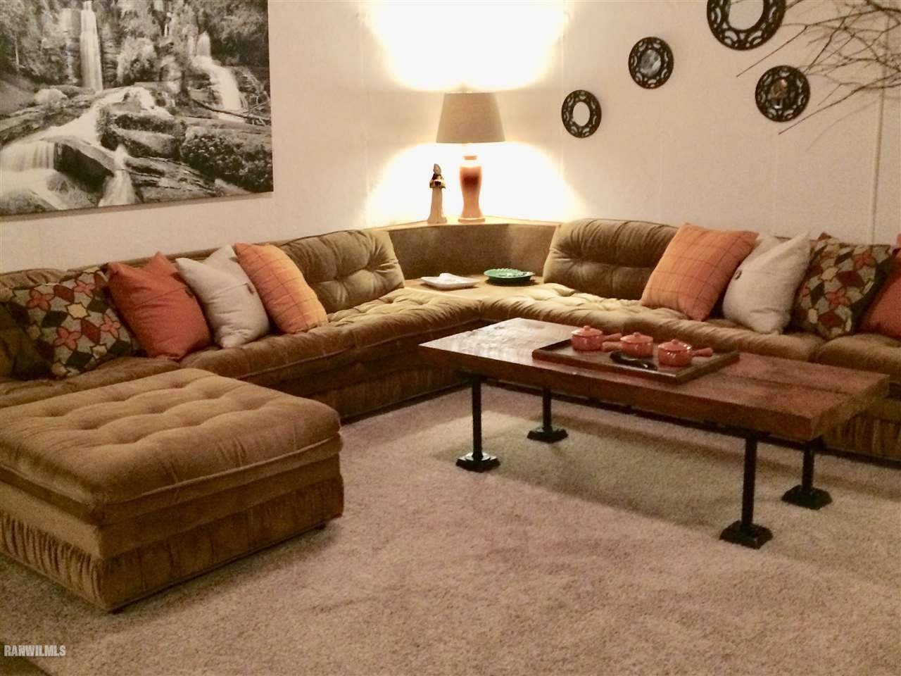 517 South Ridge Street Shannon, IL 61078 - Photo 17 of 21 a living room with furniture and a couch