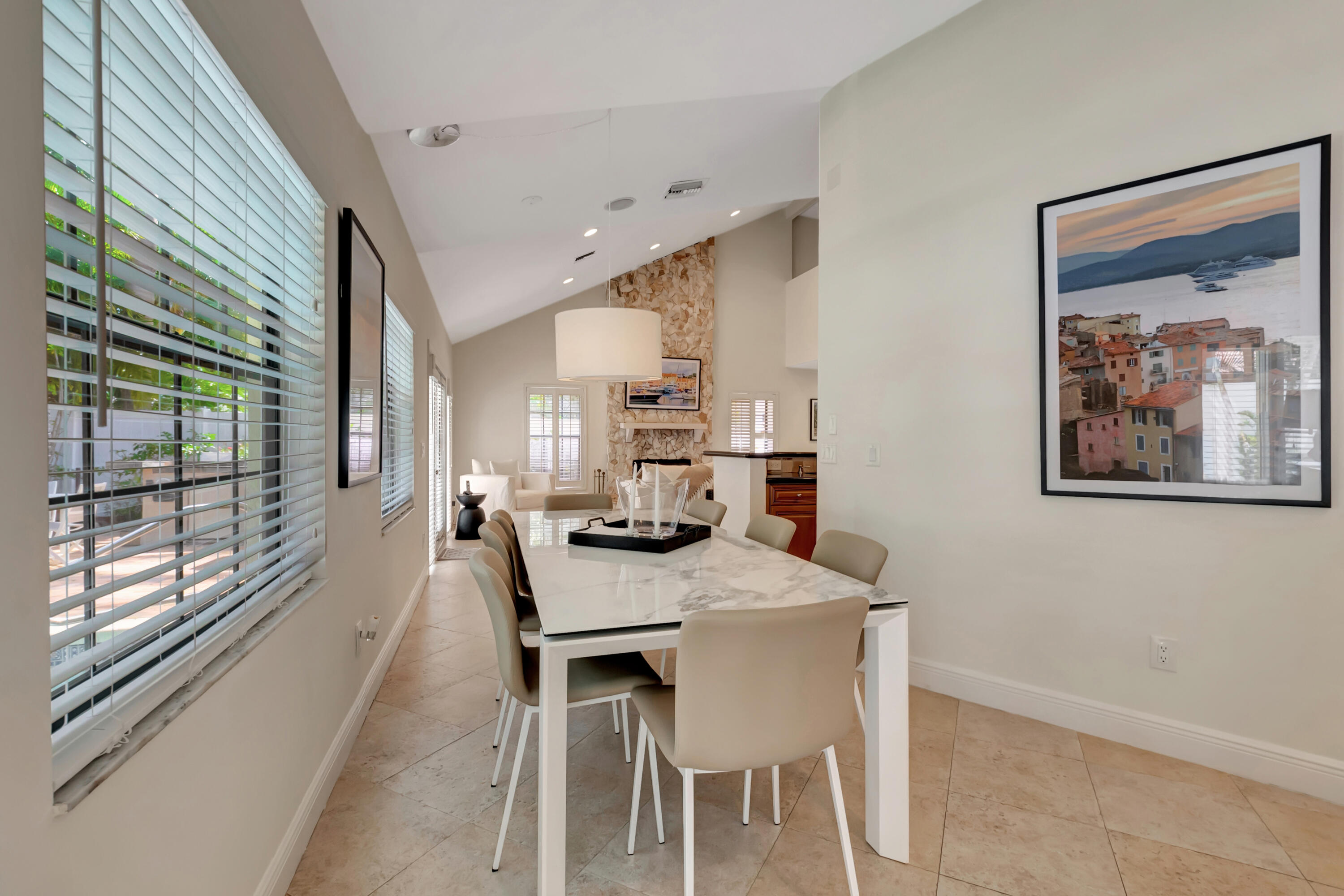 417 Mohawk Lane Boca Raton, FL 33487 - Photo 9 of 53 DSC_7170