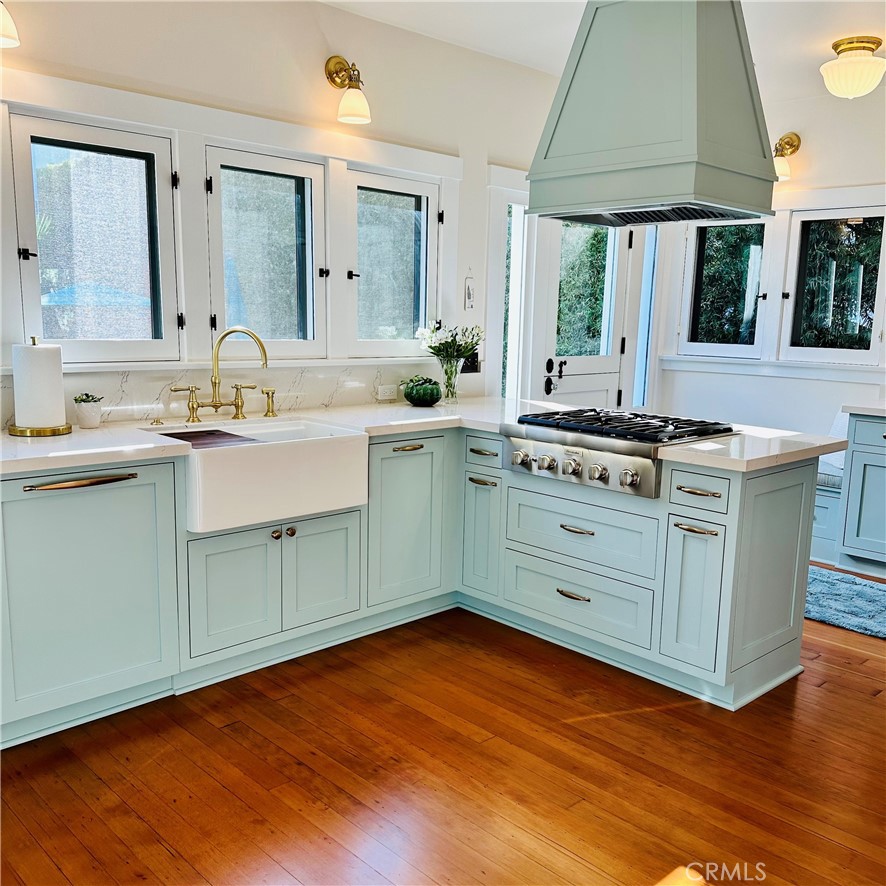 3216 2nd Street Long Beach, CA 90803 - Photo 20 of 62 Showcasing the new Thermador cooktop