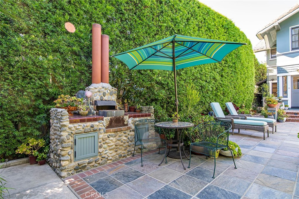 3216 2nd Street Long Beach, CA 90803 - Photo 40 of 62 a garden view with a seating space