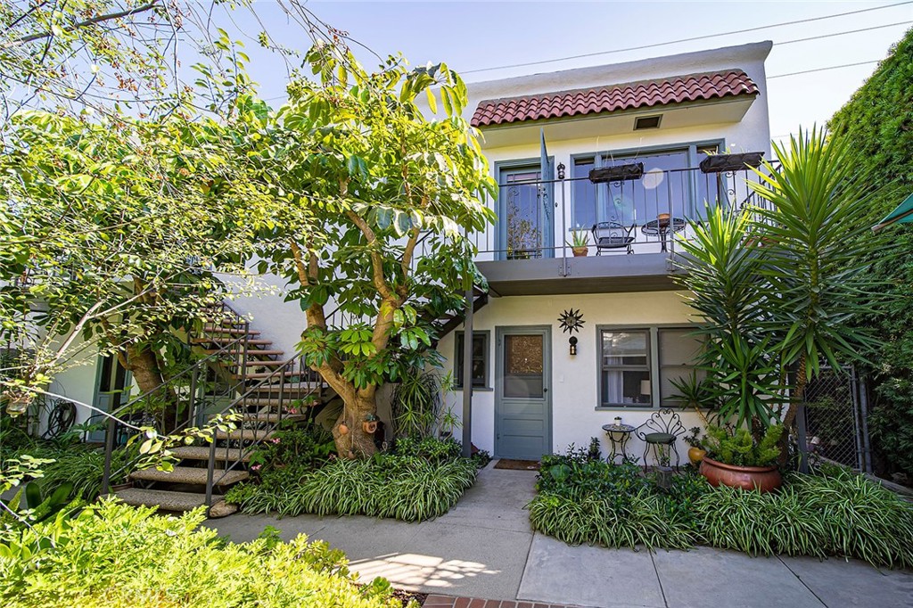 3216 2nd Street Long Beach, CA 90803 - Photo 44 of 62 Units nestled in the back of the grounds