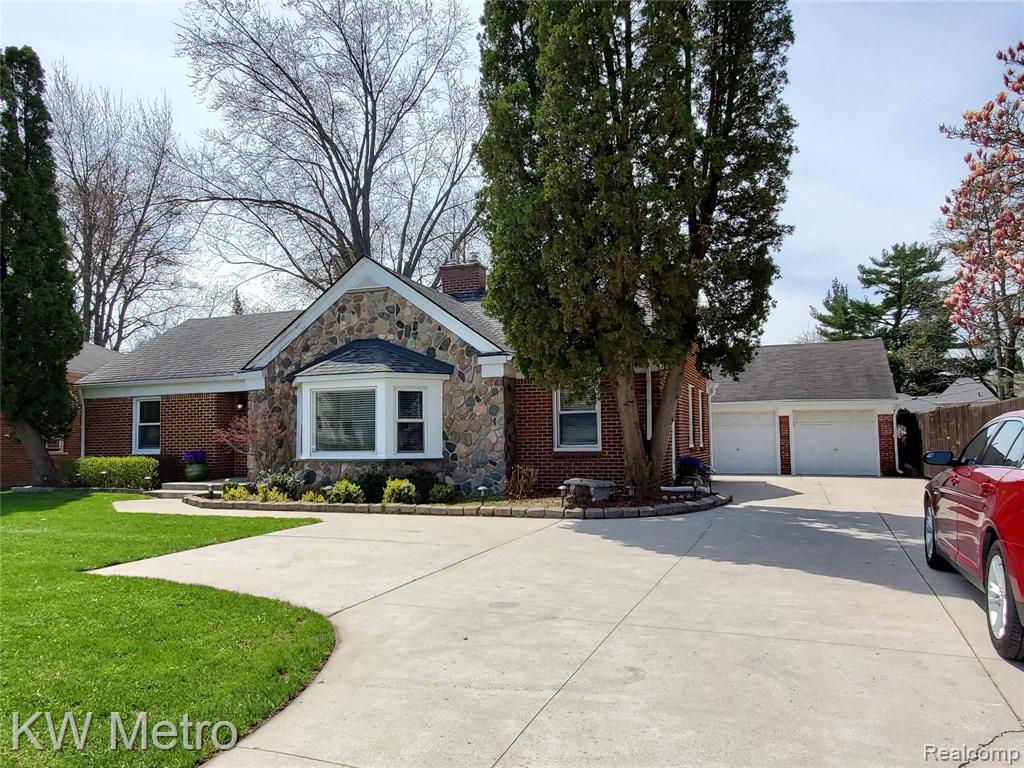 2805 Crooks Road Royal Oak, MI 48073 - Photo 1 of 21