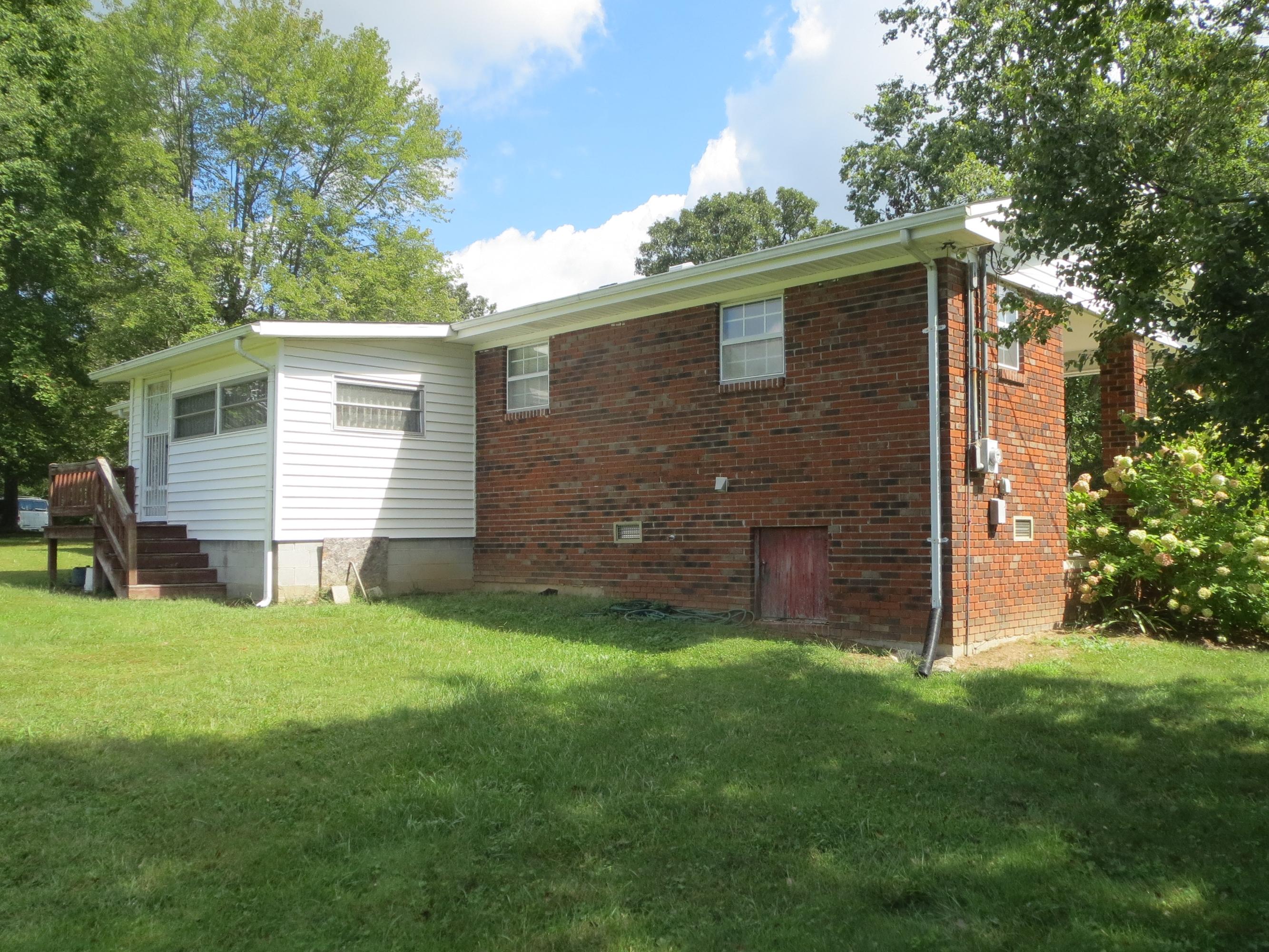 1127 Smallwood Road Jamestown, TN 38556 - Photo 3 of 17 S3