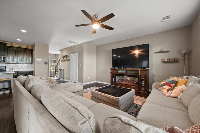 $349,900 | 160 Thornless Circle, Buda, TX 78610