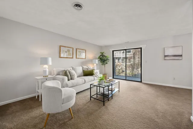 $595,000 | 29 Concord Greene, Unit 3, Concord, MA 01742