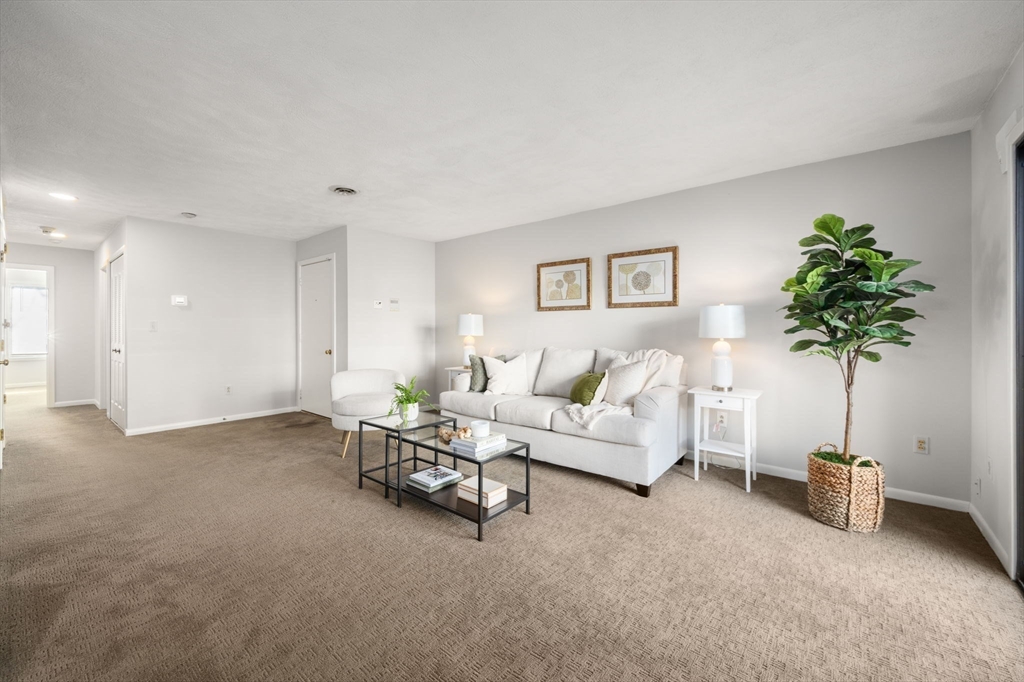 29 Concord Greene, Unit 3 Concord, MA 01742 - Photo 4 of 18