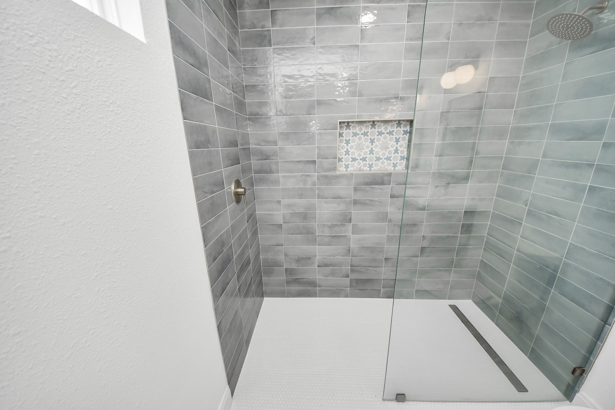 300 Narcissus Road Kemah, TX 77565 - Photo 32 of 47 a bathroom with a shower