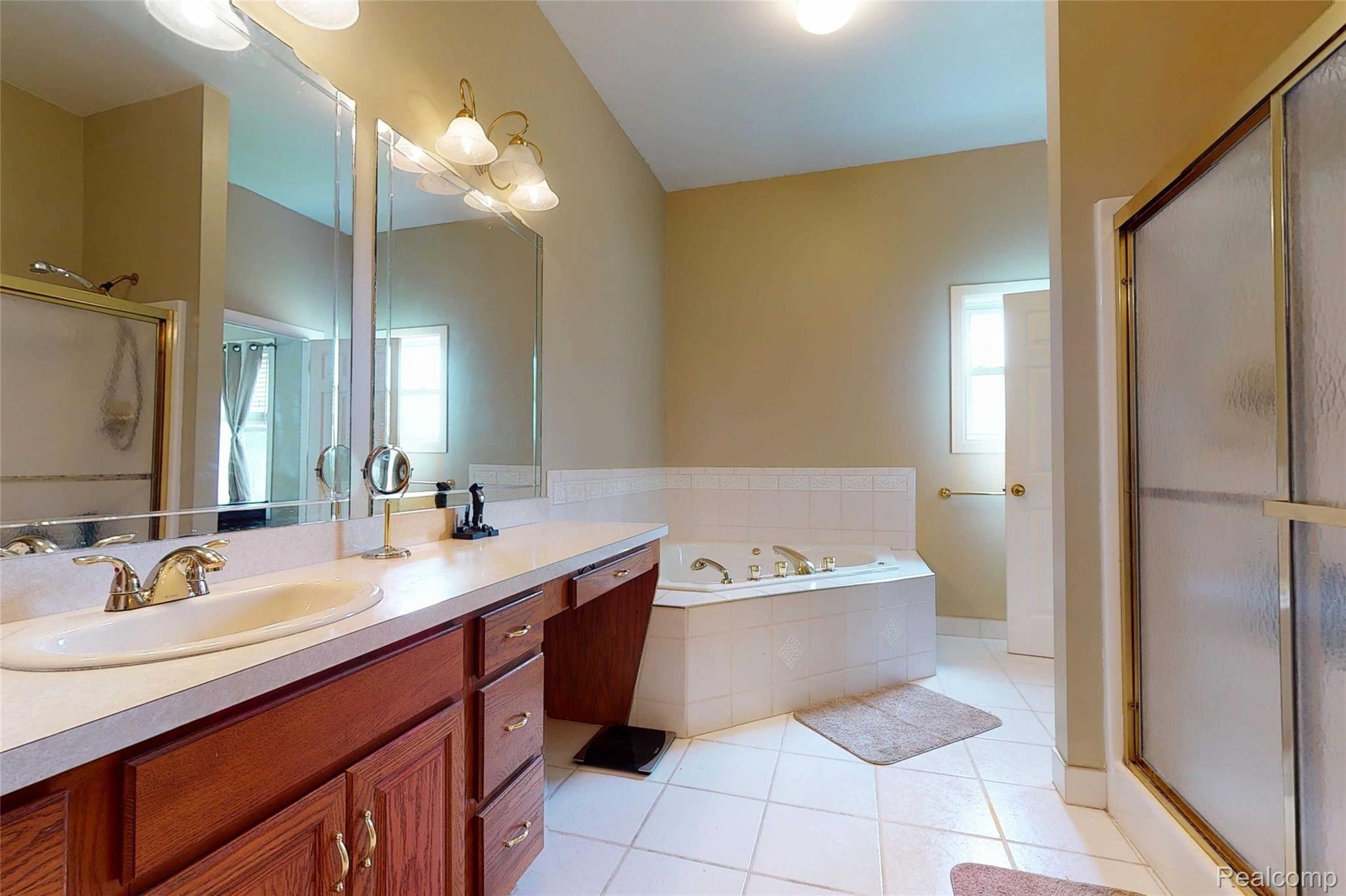 2369 North Baxter Road Davison, MI 48423 - Photo 17 of 35 2369-N-Baxter-Rd-28 Master Bathroom.jpg