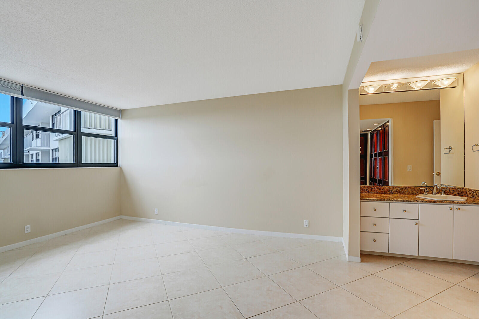 336 Golfview Road, Unit 1115 North Palm Beach, FL 33408 - Photo 16 of 40 Primary bedroom