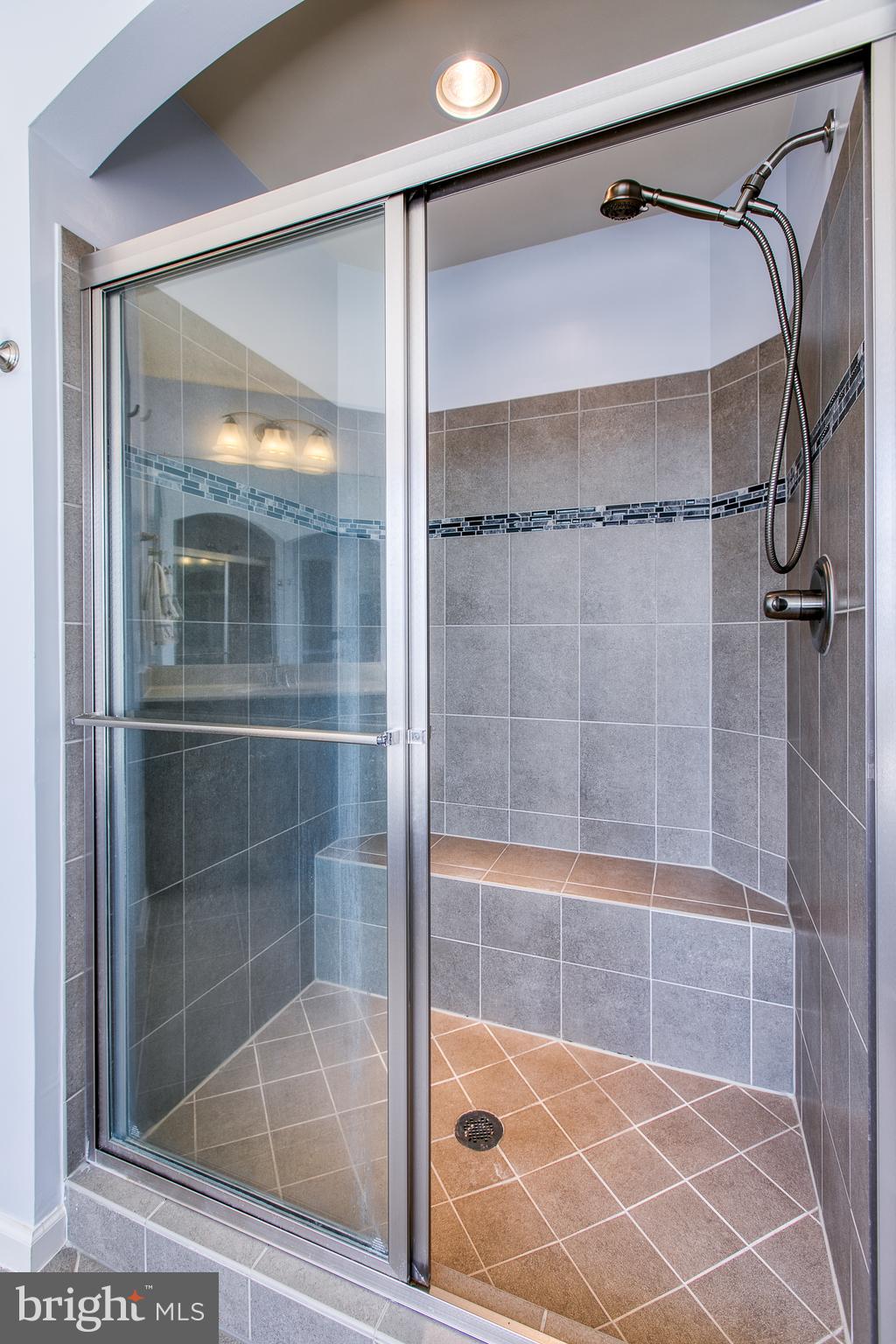 21 Tankard Road Stafford, VA 22554 - Photo 21 of 41 Tile shower with built-in bench