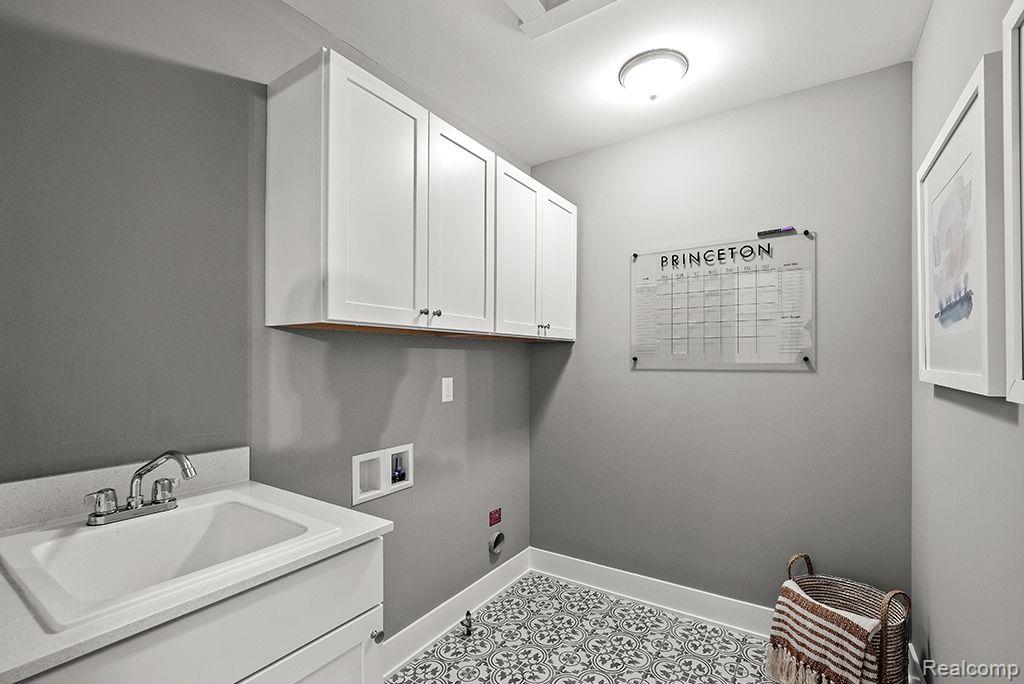 7800 Willis Road Ypsilanti, MI 48197 - Photo 12 of 49 Laundry room