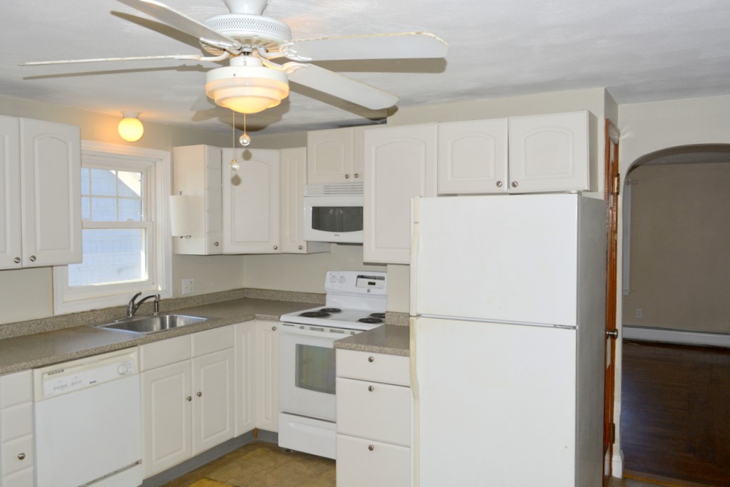 40 Brookwood Road Cranston, RI 02910 - Photo 24 of 29 Gallery Image 24